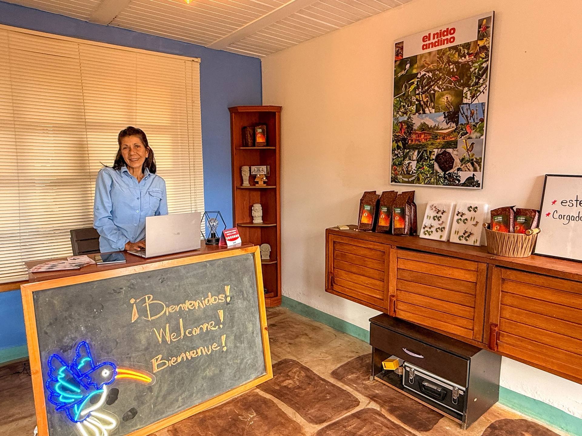 Tienda de productos artesanales y café en El Nido Andino, finca cafetera en La Mesa Cundinamarca