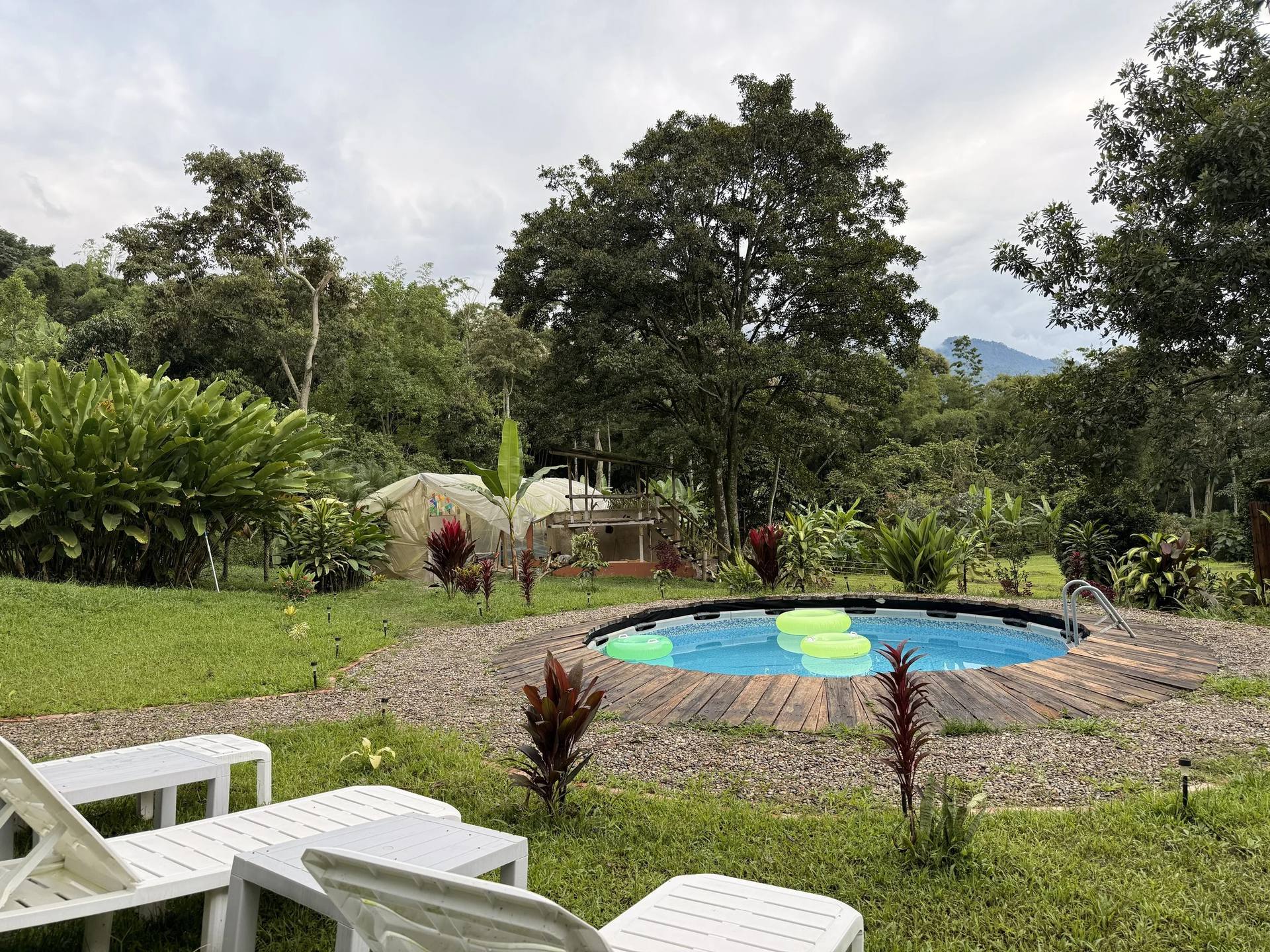 Gardens and recreation area at El Nido Andino
