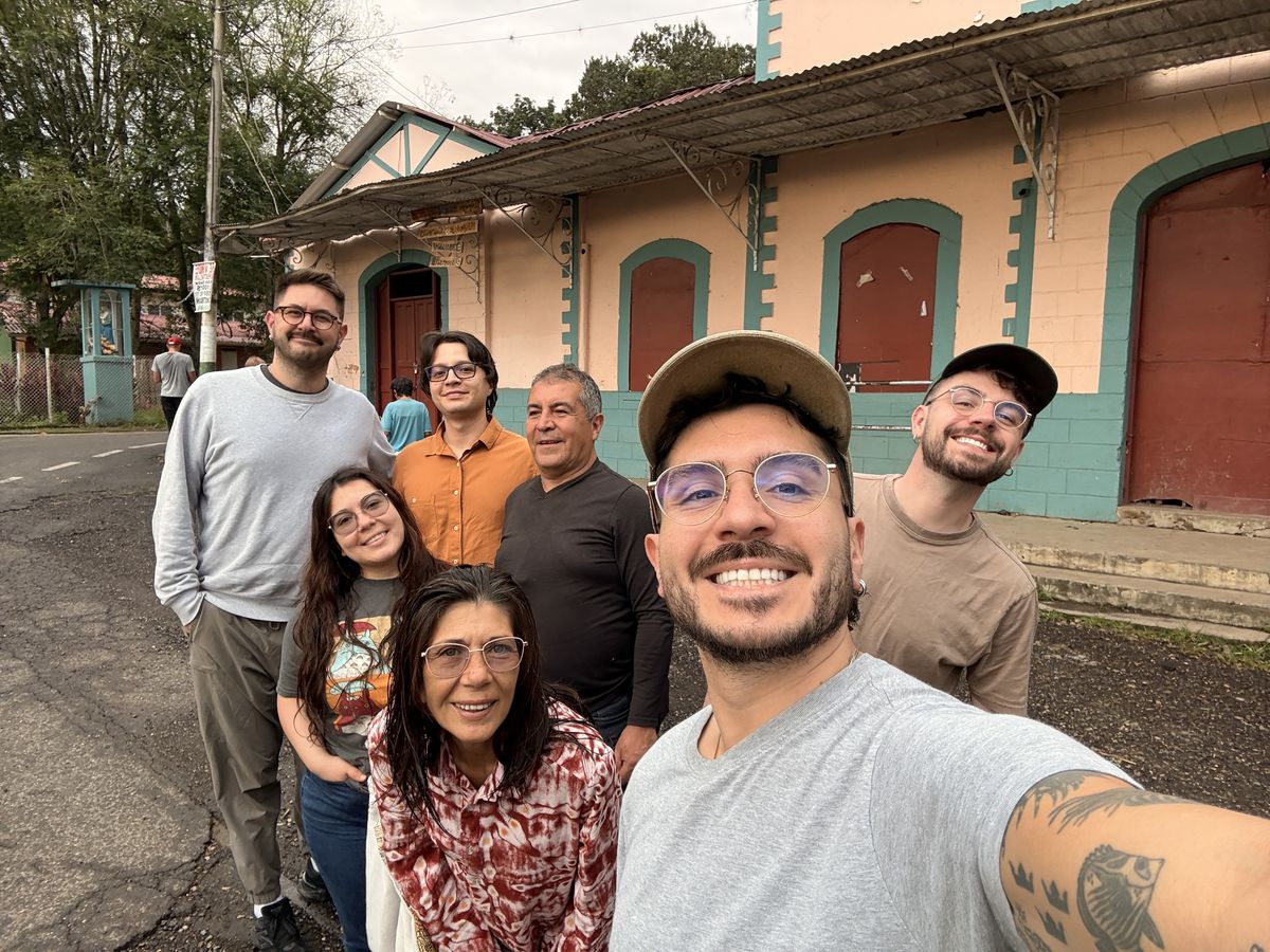 The family behind El Nido Andino, a family-run coffee farm near Bogotá